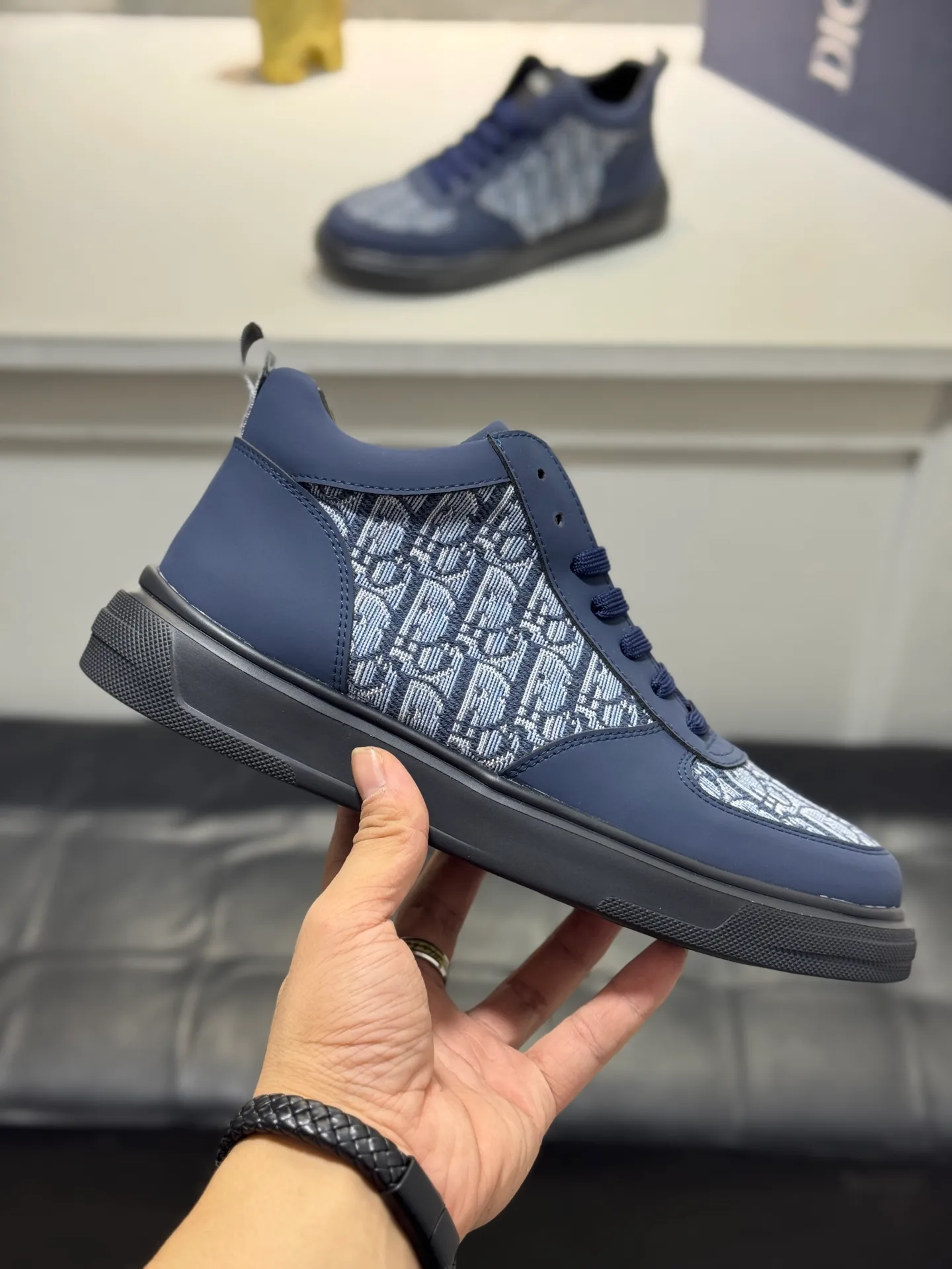 Men's men's shoes 💰420 [New model] 🌂🌂Dior (Dior) 🆕 mid-top B02 casual shoes, carefully made of first-layer cowhide with canvas, comfortable and breathable ~ rubber sole, enhances style. Fashionable and versatile, it can complement any look. Featuring an exquisite design that is uniquely dynamic and modern, this shoe is part of Dior's legacy and embodies modern elegance. Size: 38-44 (45 customized
